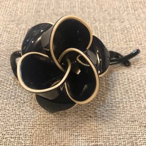 Flower barrette hair accessory